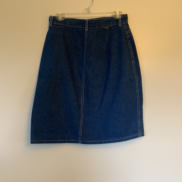 Chic - vintage denim skirt - Picture 2 of 5